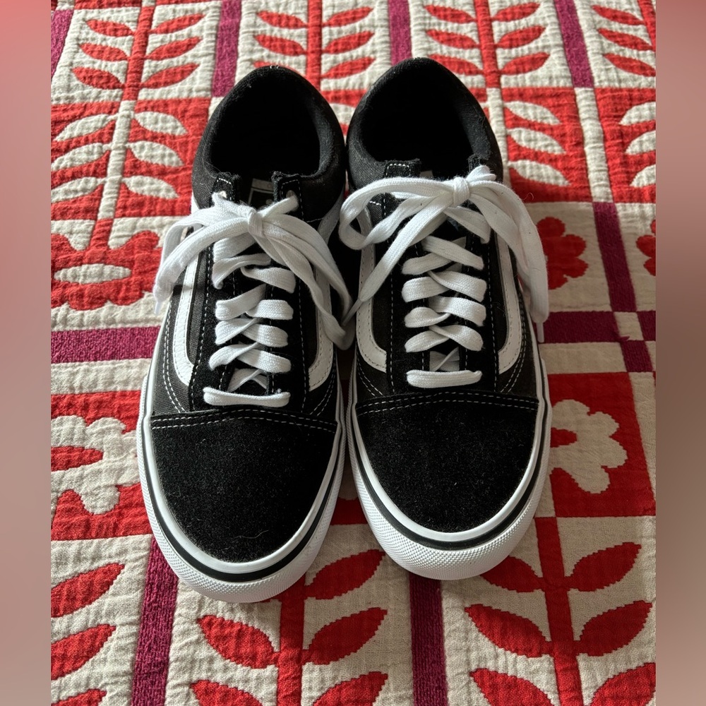 Vans old skool classic skate shoes with ultracush size 8.5 women’s
